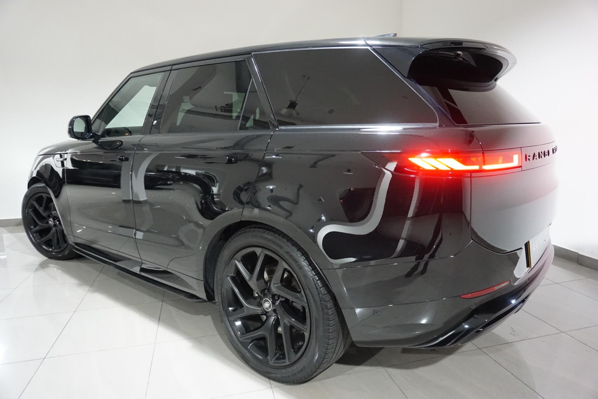 Land Rover Range Rover Sport 3.0 D300 MHEV Dynamic SE SUV 5dr Diesel Auto 4WD Euro 6 (s/s) (300 ps)